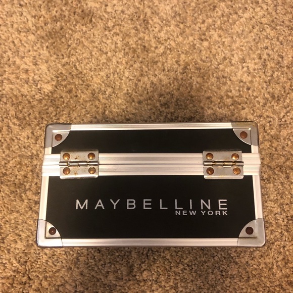 Maybelline makeup box. Used in good condition. - Picture 2 of 4